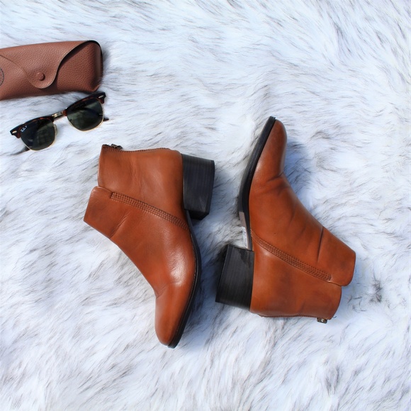 Clarks Shoes - Clarks Brown Leather Zipper Ankle Booties Size 7